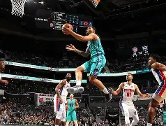 爱游戏-夏洛特黄蜂训练开放日，清晨内部沟通引欢呼，亚冠在即，控场能力受关注(洛晨曦妄想序列)