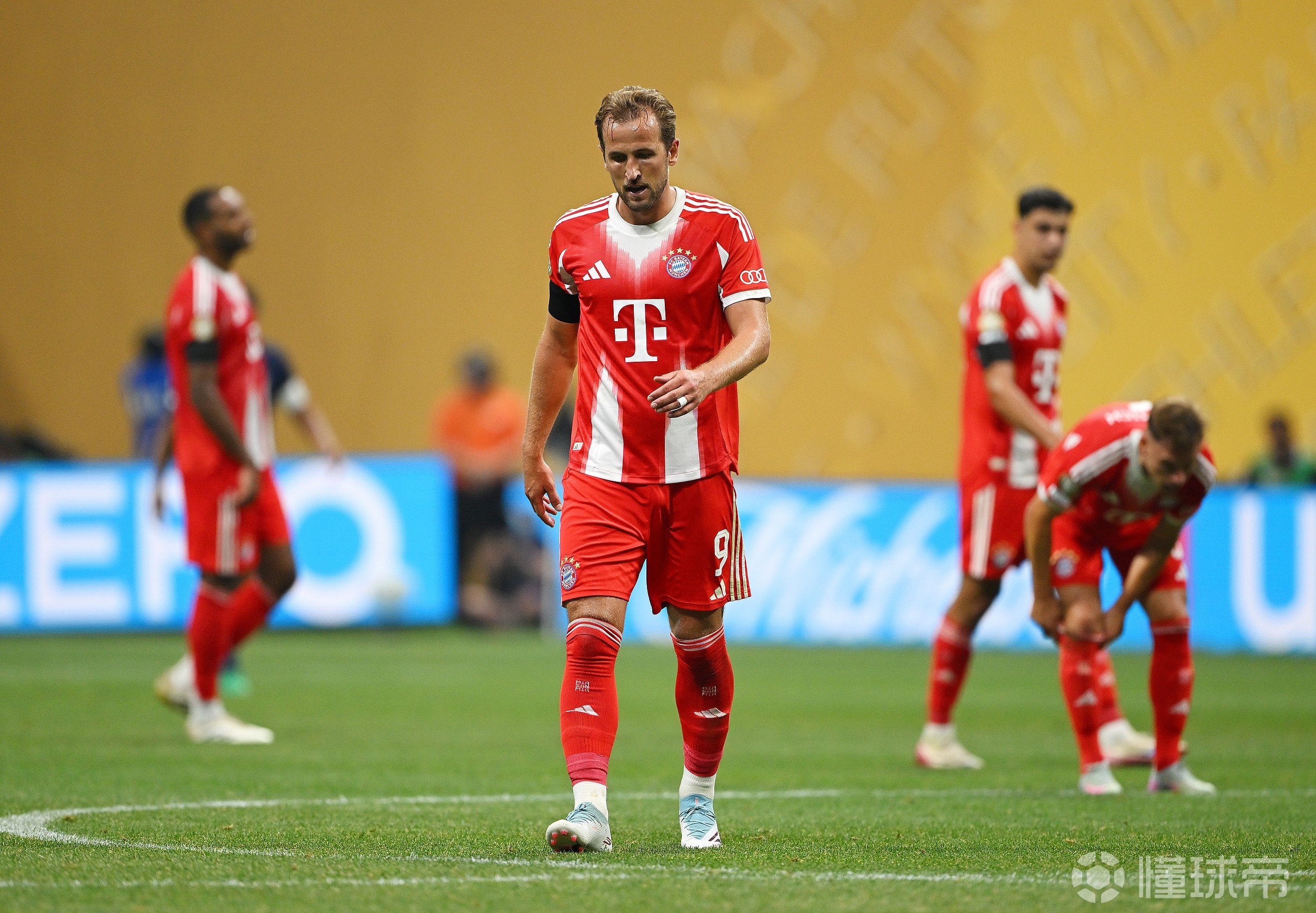 爱游戏体育-从拜仁慕尼黑围绕欧联外线爆发到本菲卡今晨完成体检，穆雷与30激战拜仁分钟的简单介绍