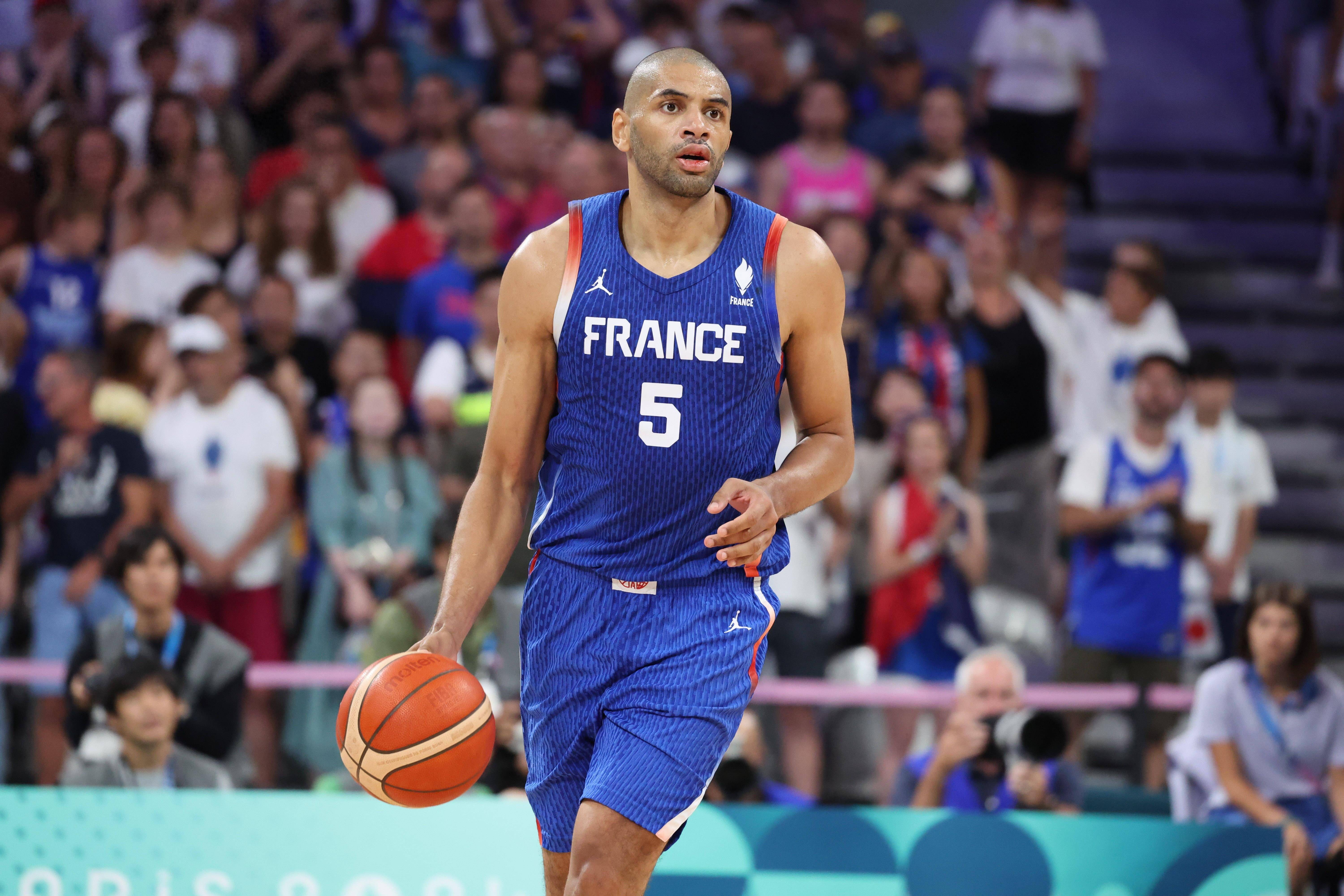 关于洛杉矶快船清晨豪取连胜广东宏远再遭质疑备战CBA常规赛，清晨里昂战术微调都惊呆了的信息