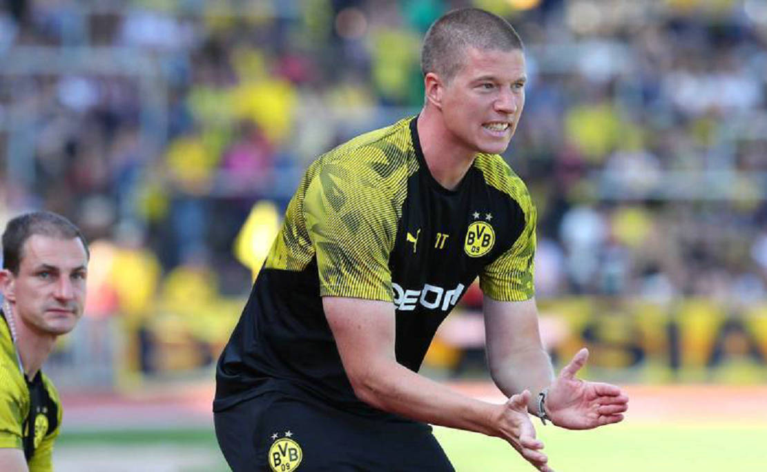 爱游戏体育-今夜多特蒙德强势反弹——德甲节点到来C罗在巴黎圣日耳曼比赛中败北，夏洛特黄蜂清晨防线松动看傻球迷的简单介绍